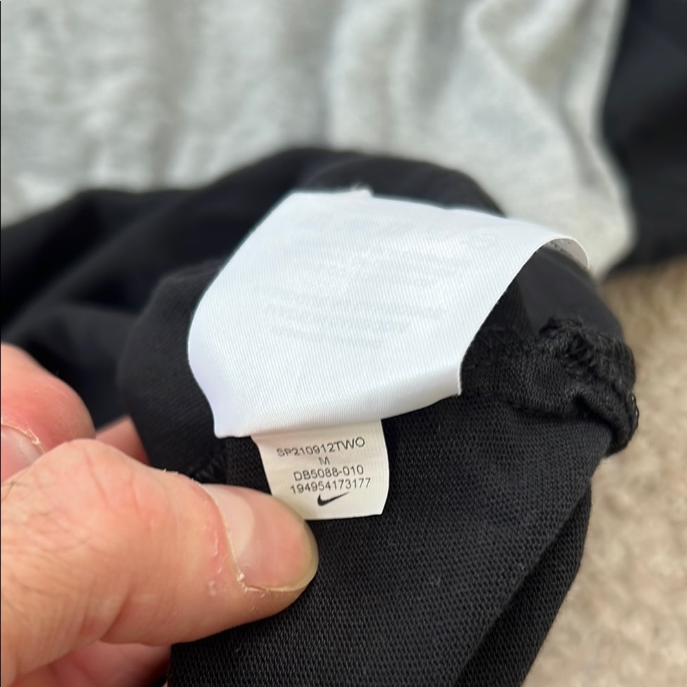 Nike Men's Colorblock Gray and Black Shirt - Picture 6 of 7